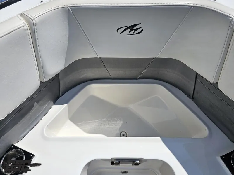 Slide: The Image of Monterey 258 Super Sport 2018 - 82