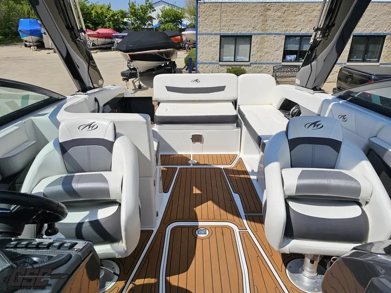 Slide: The Image of Monterey 258 Super Sport 2018 - 88