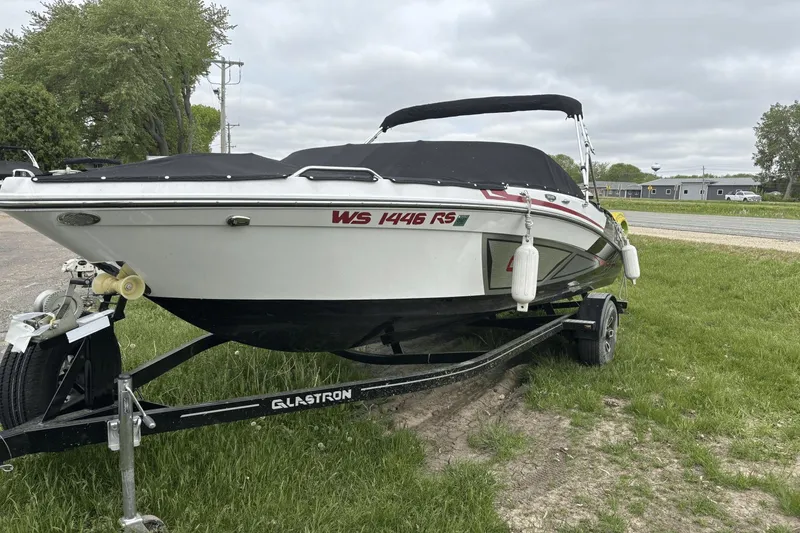 Slide: The Image of Glastron 215GX 2022 - 1