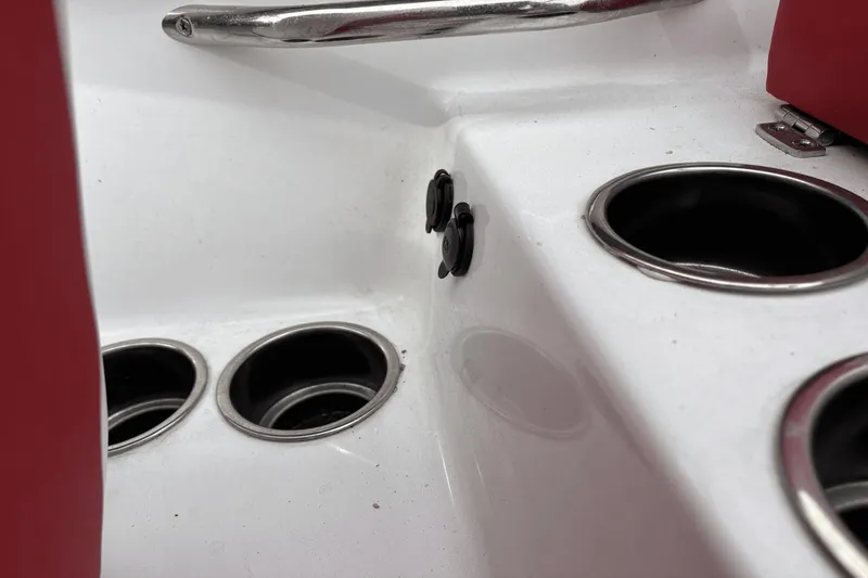 Slide: The Image of Glastron 215GX 2022 - 20