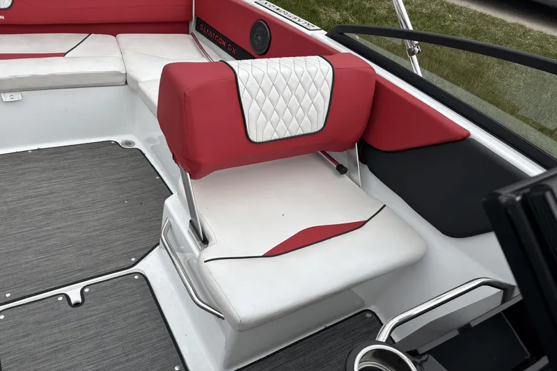 Slide: The Image of Glastron 215GX 2022 - 6