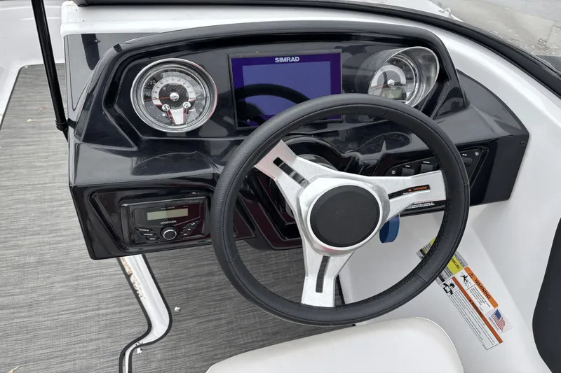 Slide: The Image of Glastron 215GX 2022 - 8