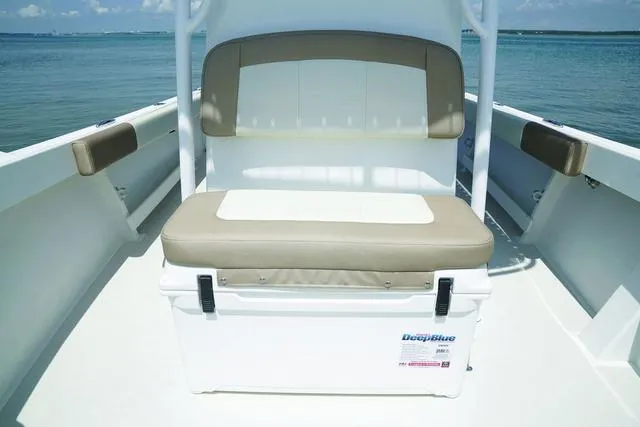 Slide: The Image of Parker Marine 21SE Center Console 2025 - 10