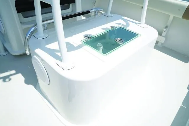 Slide: The Image of Parker Marine 21SE Center Console 2025 - 25