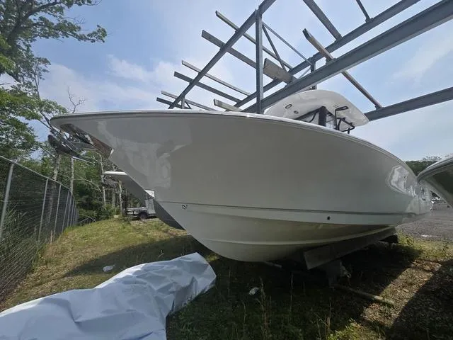 Slide: The Image of Sea Hunt Ultra 275 SE 2025 - 1