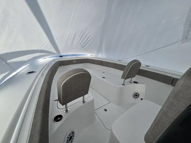 Slide: The Image of Sea Hunt Ultra 275 SE 2025 - 19