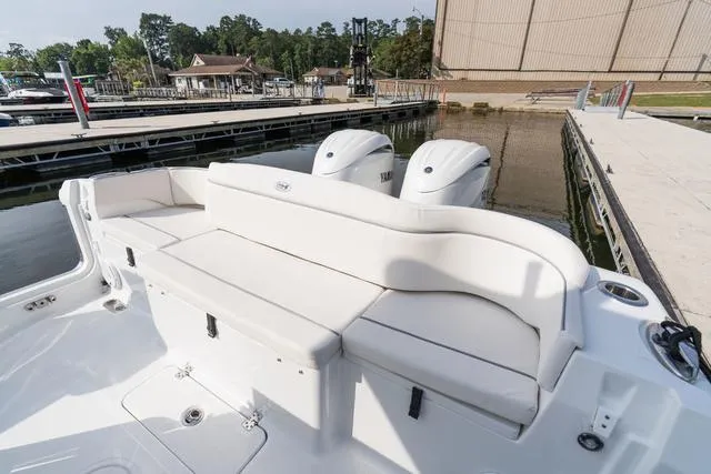 Slide: The Image of Sea Hunt Ultra 275 SE 2025 - 21