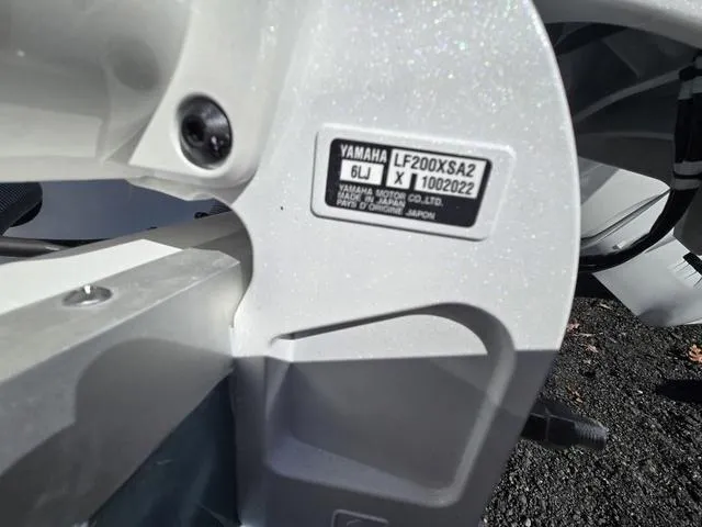 Slide: The Image of Sea Hunt Ultra 275 SE 2025 - 28