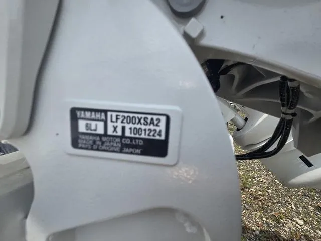 Slide: The Image of Sea Hunt Ultra 275 SE 2025 - 3