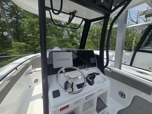 Slide: The Image of Sea Hunt Ultra 275 SE 2025 - 6