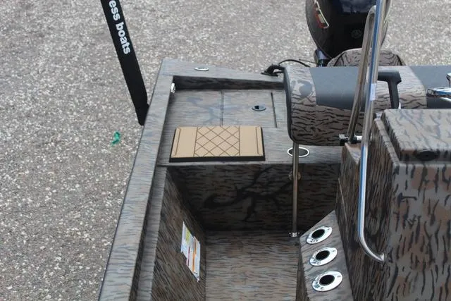 Slide: The Image of Xpress H190B 2025 - 17