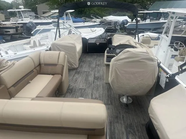 Slide: The Image of Godfrey Sweetwater 2286 SFL 2023 - 5