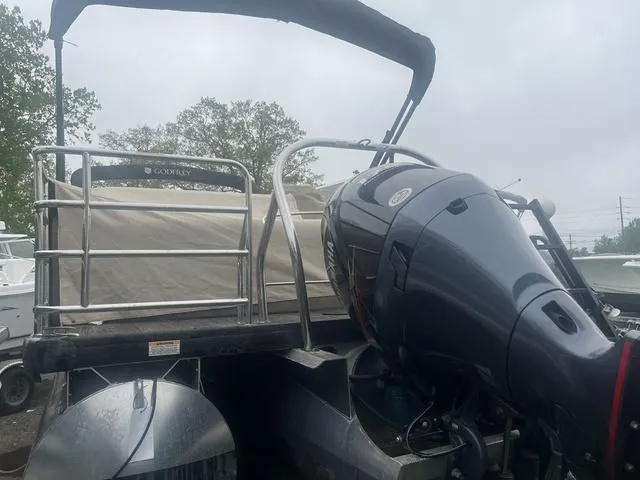 Slide: The Image of Godfrey Sweetwater 2286 SFL 2023 - 6