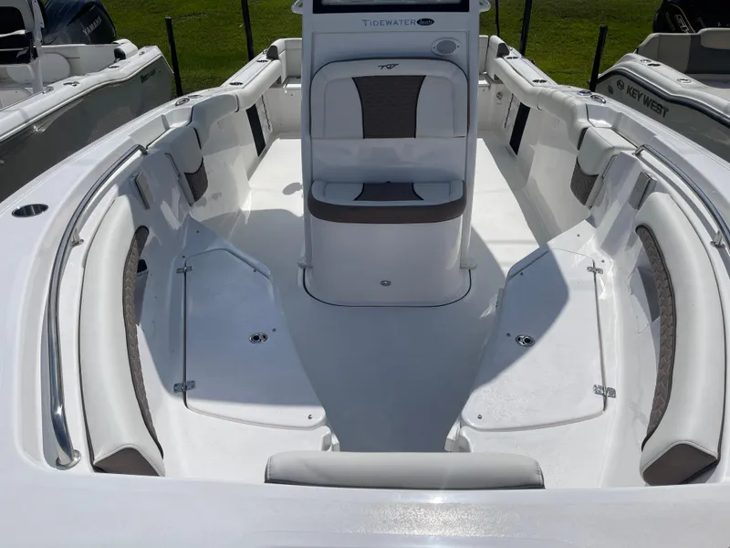 Slide: The Image of Tidewater 232LXF 2025 - 30