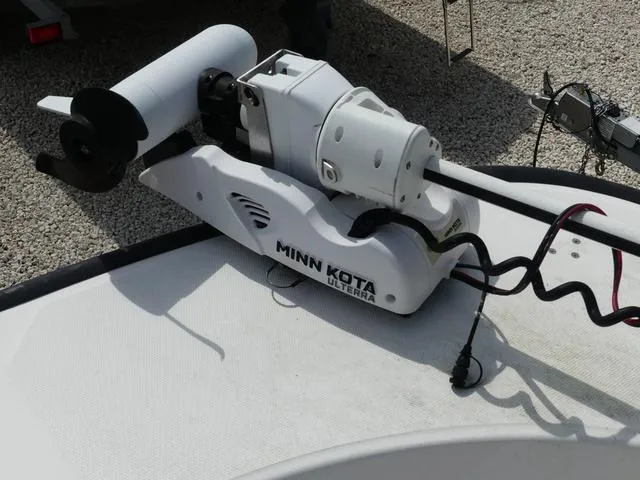 Slide: The Image of Boston Whaler 210 Montauk 2016 - 13