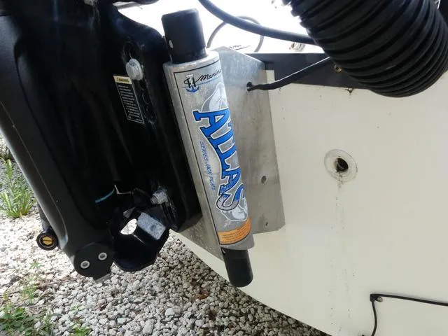 Slide: The Image of Boston Whaler 210 Montauk 2016 - 5