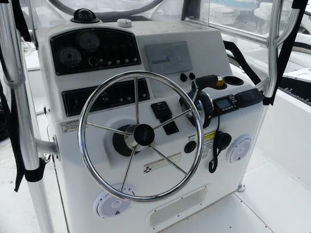 Slide: The Image of Boston Whaler 210 Montauk 2016 - 6