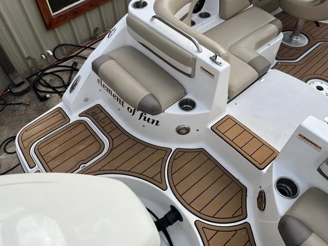 Slide: The Image of Hurricane SD2486 2017 - 33