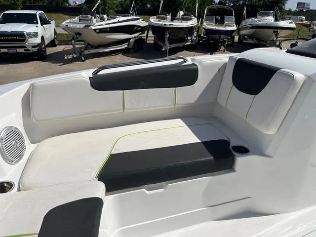 Slide: The Image of Tracker 2150 2021 - 12