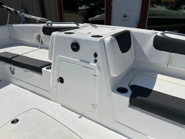 Slide: The Image of Tracker 2150 2021 - 15