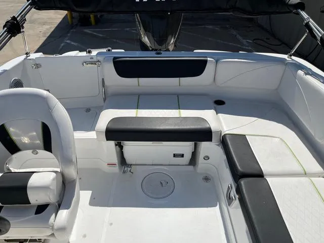 Slide: The Image of Tracker 2150 2021 - 27