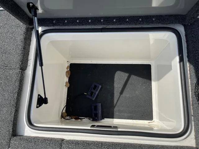 Slide: The Image of Caymas CX21 PRO DC 2022 - 16