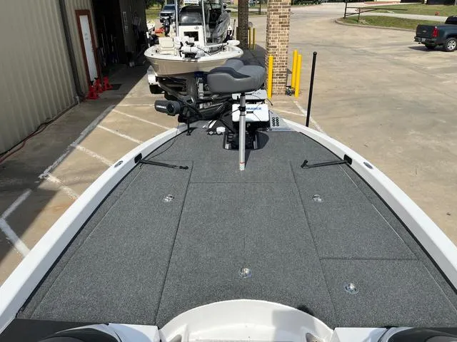 Slide: The Image of Caymas CX21 PRO DC 2022 - 23