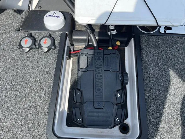 Slide: The Image of Caymas CX21 PRO DC 2022 - 25