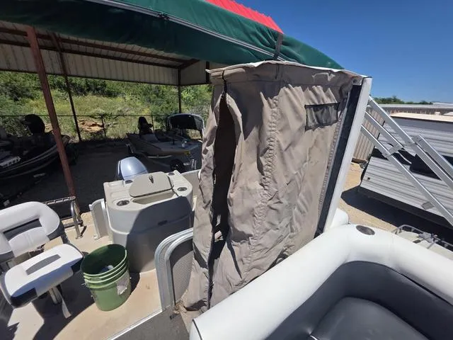 Slide: The Image of Premier Castaway 221 2008 - 16