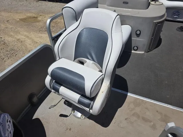 Slide: The Image of Premier Castaway 221 2008 - 17