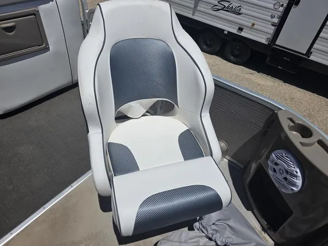 Slide: The Image of Premier Castaway 221 2008 - 19