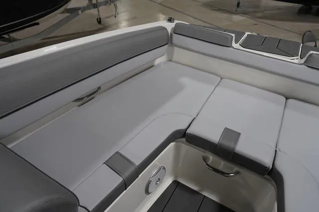 Slide: The Image of Bayliner D20I 2025 - 15