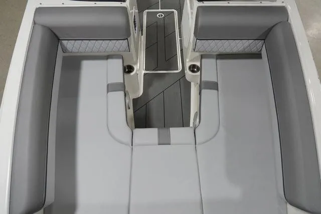 Slide: The Image of Bayliner D20I 2025 - 17