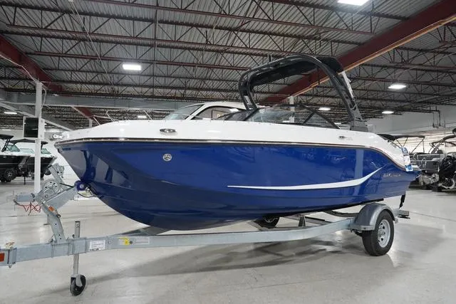 Slide: The Image of Bayliner D20I 2025 - 2