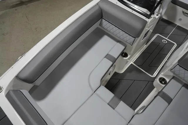 Slide: The Image of Bayliner D20I 2025 - 20