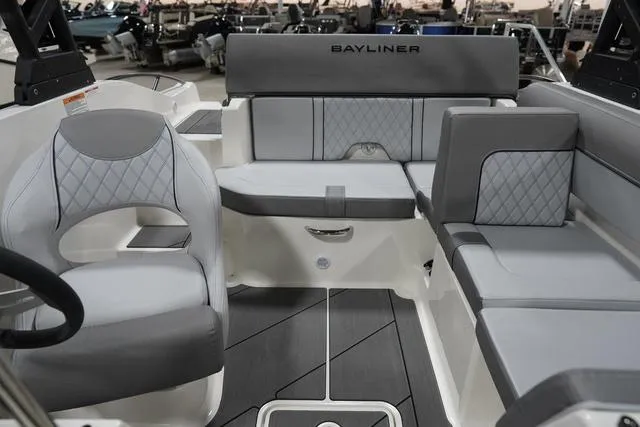 Slide: The Image of Bayliner D20I 2025 - 21
