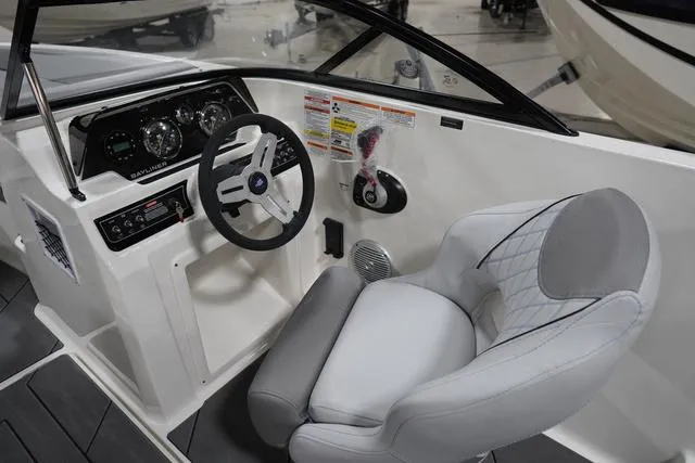 Slide: The Image of Bayliner D20I 2025 - 23