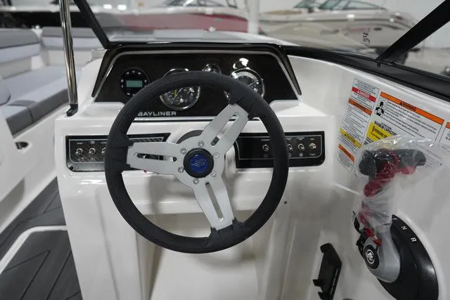 Slide: The Image of Bayliner D20I 2025 - 26