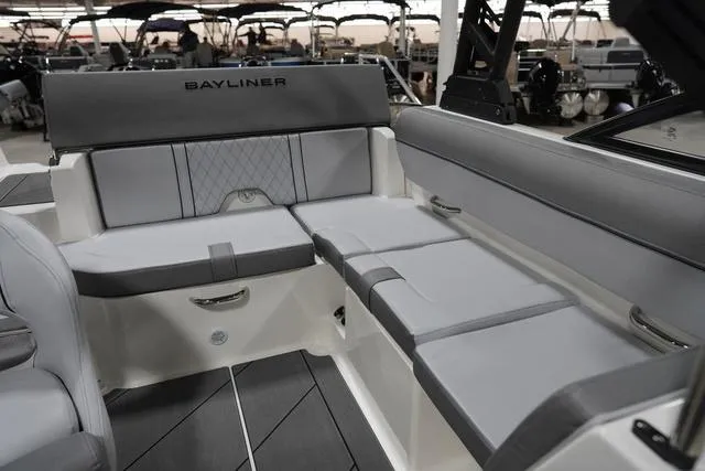 Slide: The Image of Bayliner D20I 2025 - 27