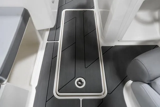 Slide: The Image of Bayliner D20I 2025 - 31