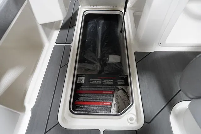 Slide: The Image of Bayliner D20I 2025 - 32