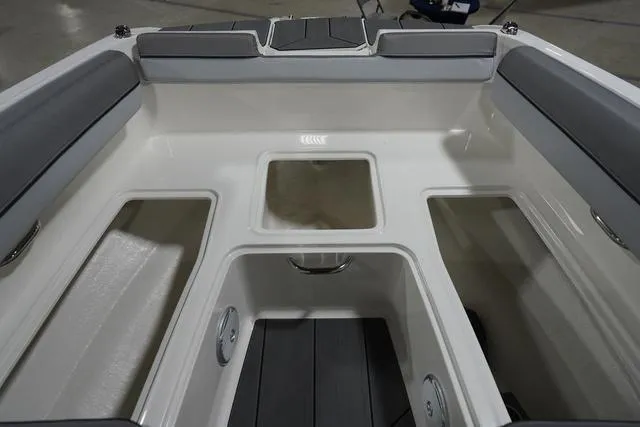 Slide: The Image of Bayliner D20I 2025 - 39