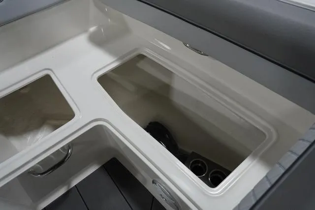 Slide: The Image of Bayliner D20I 2025 - 40