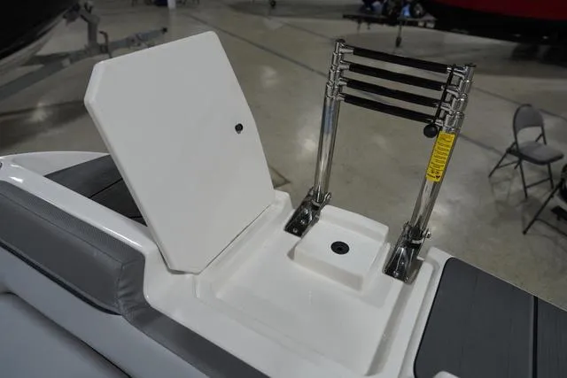 Slide: The Image of Bayliner D20I 2025 - 42