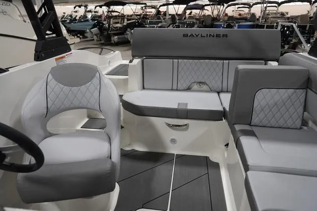 Slide: The Image of Bayliner D20I 2025 - 43