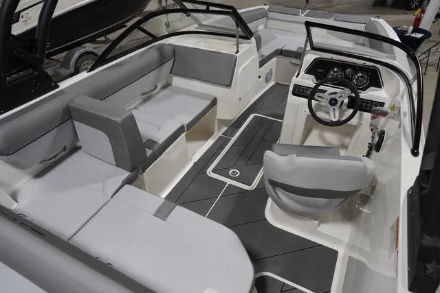 Slide: The Image of Bayliner D20I 2025 - 44