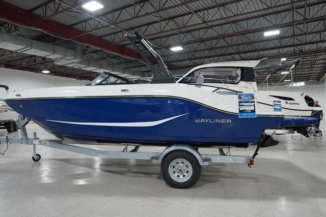 Slide: The Image of Bayliner D20I 2025 - 6