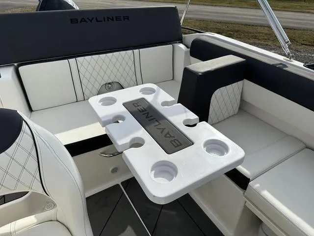 Slide: The Image of Bayliner D20 2025 - 11