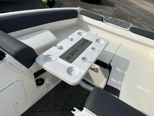 Slide: The Image of Bayliner D20 2025 - 14