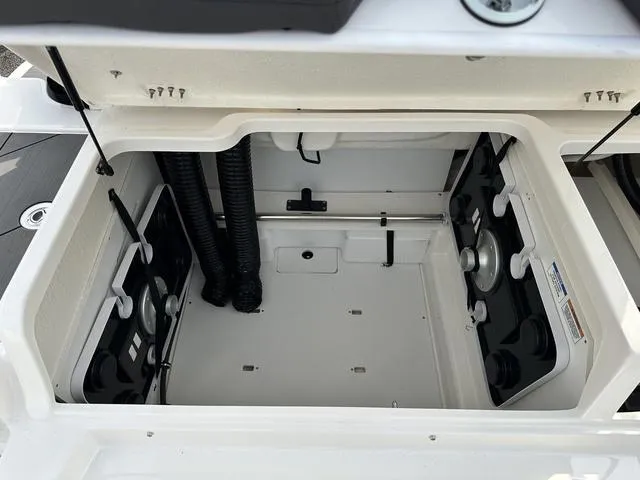 Slide: The Image of Bayliner D20 2025 - 18